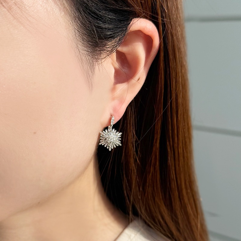 K18WG ダイヤモンド Twinkle イヤリング D 約0.90ct