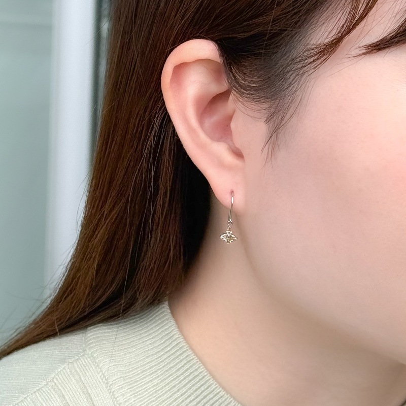 PT950 ブラウンダイヤモンド ペタル ピアス BRD 約0.24ct