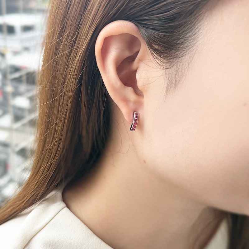 K18WG アヤナスピネル ピアス SP 約0.30ct