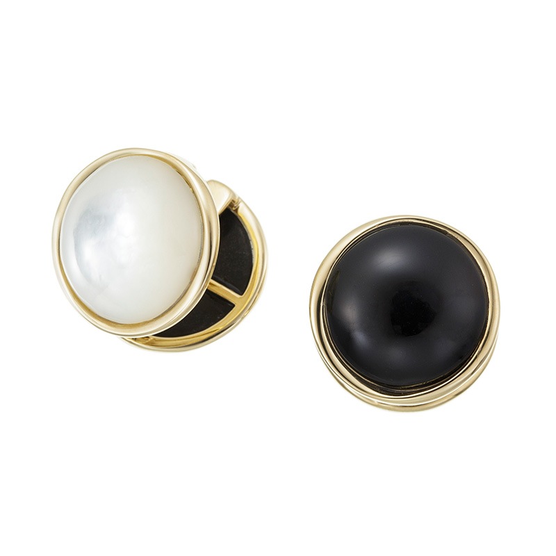 K18YG オニキス 白蝶貝 ピアリング