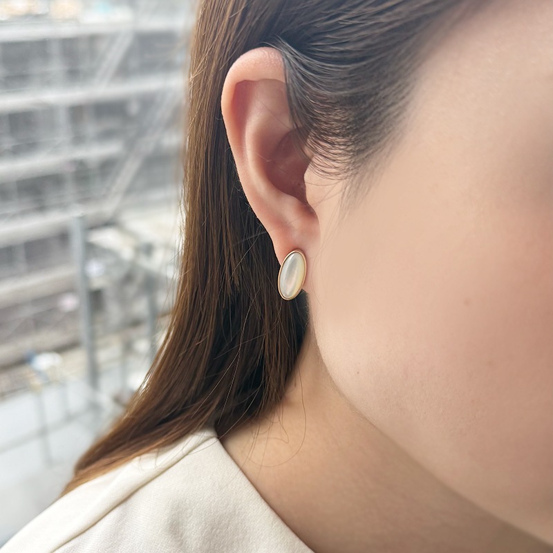 PT950/K18YG ダイヤモンド 白蝶貝 オーバル ピアリング D 約0.10ct