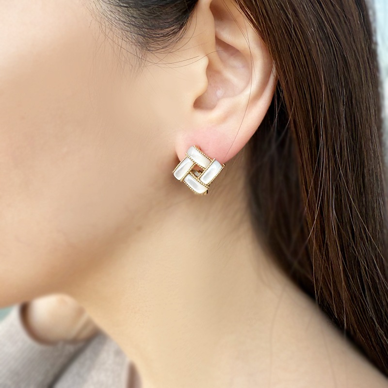 K18YG 黒蝶貝 ＆ 白蝶貝 ピアリング