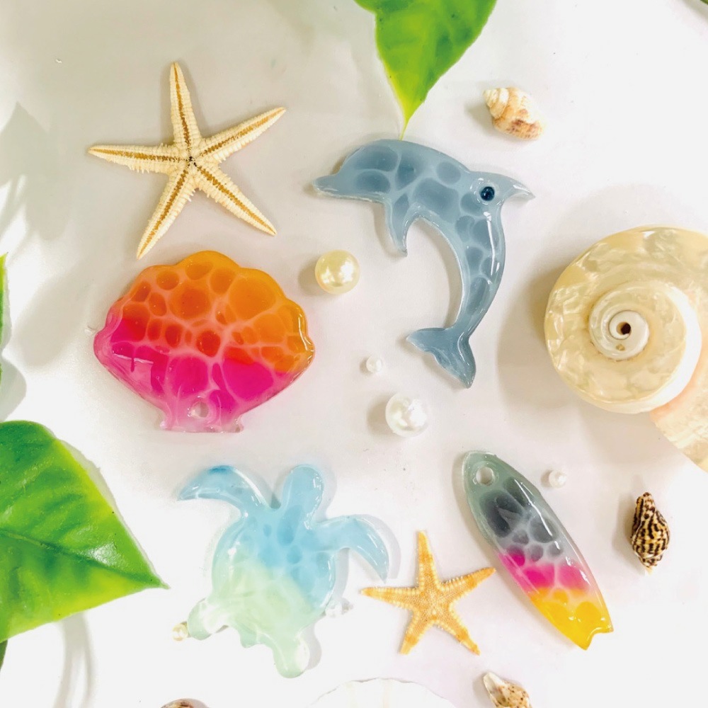 ” アクリル ” アートボード mini ( 4枚セット) 3mm厚 アクリル板 透明 チップ ミニ 小さな 切り抜き ホヌ カメ イルカ ドルフィン シェル 貝 サーフボード