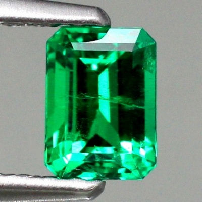 0.38ct天然エメラルド【NEON GREEN】美品　コロンビア