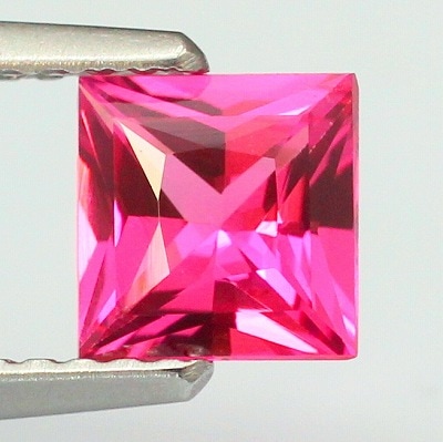 0.75ct天然スピネル【Neon Pink】上質美品・マヘンゲ産