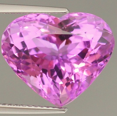 天然石♡ピンクアメジスト♡大きなハート♡厚みあり 16.44ct天然クンツァイト【Beautiful Lilac Pink】ハート