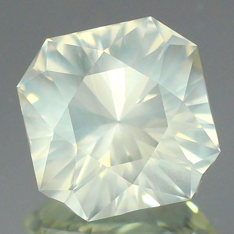 3.46ct天然ムーンストーン【カスタムカット】マダガスカル　中宝ソ付