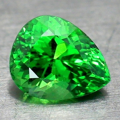 1.96ct天然ツァボライトガーネット【Neon UV Type】タンザニア