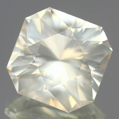 5.78ct天然ムーンストーン【輝くカスタム】マダガスカル