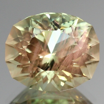 4.05ct天然サンストーン【グリーンに差すオレンジ】オレゴン産