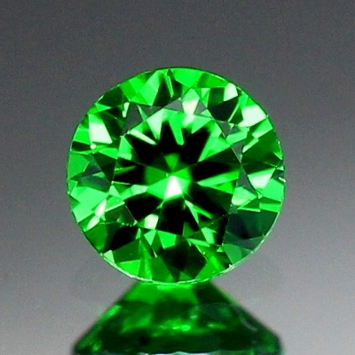 0.14ct天然デマントイドガーネット【Vivid Green】ロシア