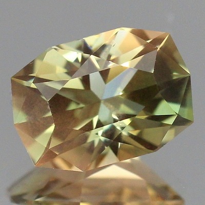 3.05ct天然オレゴンサンストーン【エレガントグリーン】カスタム