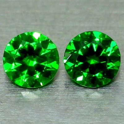 0.33ct/2P天然デマントイドガーネット【Vivid Green】ロシア ペア