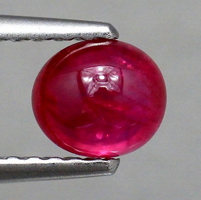 天然ルビー 0.83ct 【艶々カボッション】 ミャンマー