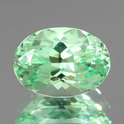 0.66ct天然ミントガーネット【強輝】メレラニ・UVタイプ
