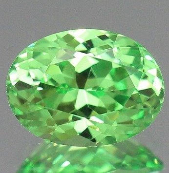 1.33ct天然ツァボライトガーネット【Neon UV Type】タンザニア