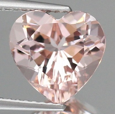 3.26ct天然モルガナイト【オレンジピンク】ハート　中宝ソ付