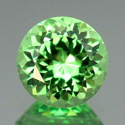 0.73ct天然ミントガーネット【メレラニ・UVタイプ】タンザニア