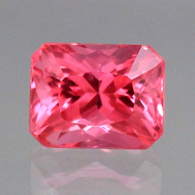 天然スピネル 0.67ct 【ビビットピンク】 美発色 タンザニア