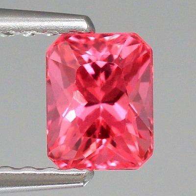 天然スピネル 0.67ct 【ビビットピンク】 美発色 タンザニア