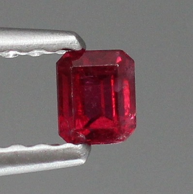 天然レッドベリル 0.12ct 【ノンオイル】 GIA鑑別付 