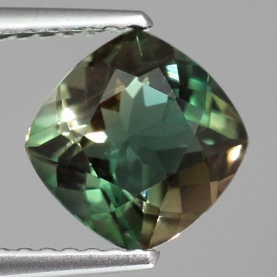 1.54ct天然オレゴンサンストーン【ラブラドライト】美色グリーン