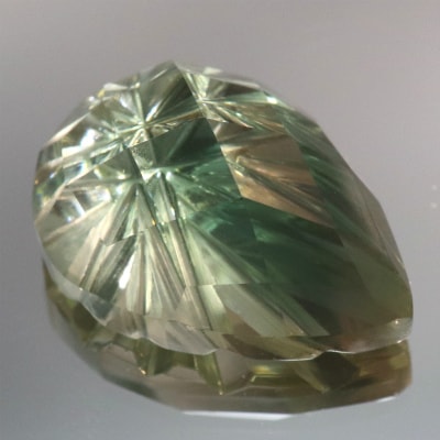 天然オレゴンサンストーン 9.73ct 【ラブラドライト】 甲州貴石切子 
