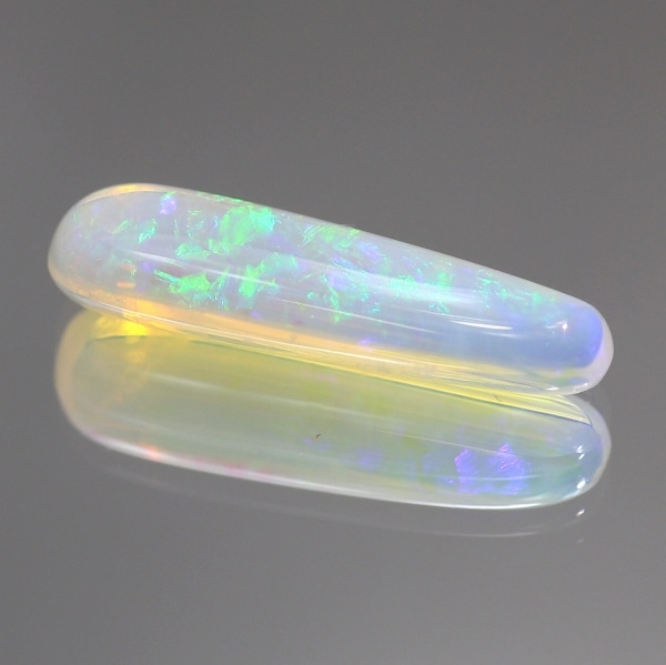 天然オパール  1.99ct 【べレムナイト】 グリーン遊色