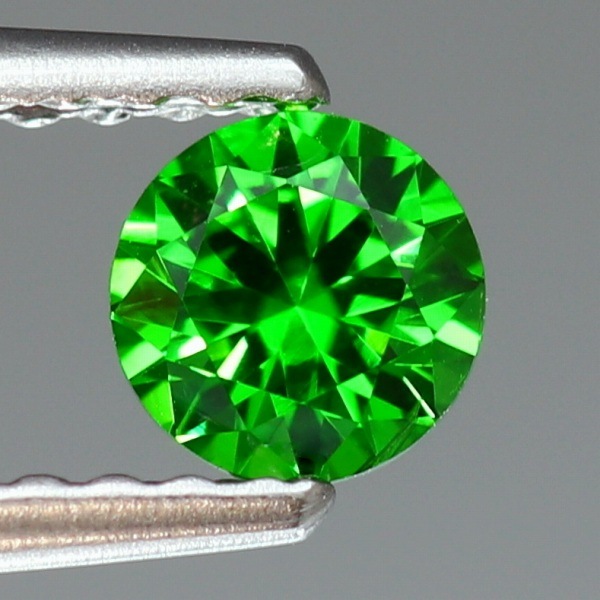 ロシア産、天然デマントイドガーネット 天然デマントイドガーネット