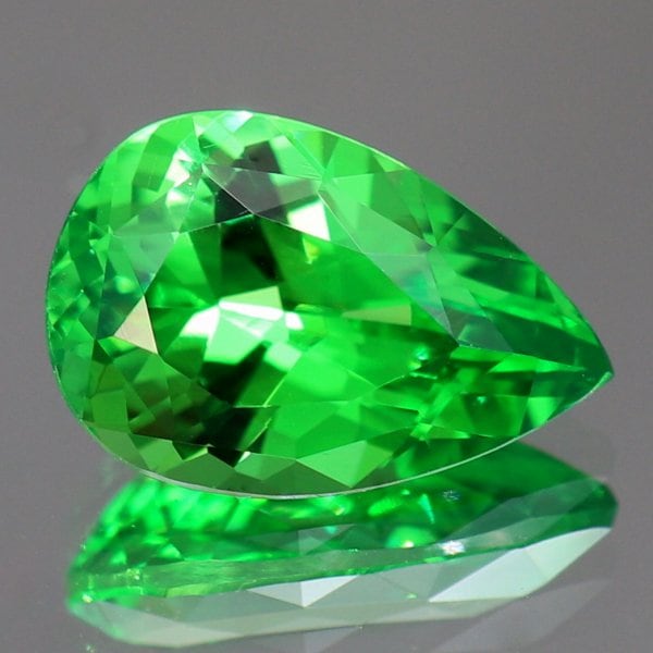 天然ツァボライトガーネット 1.57ct 【Pearfect Neon Green】UV蛍光