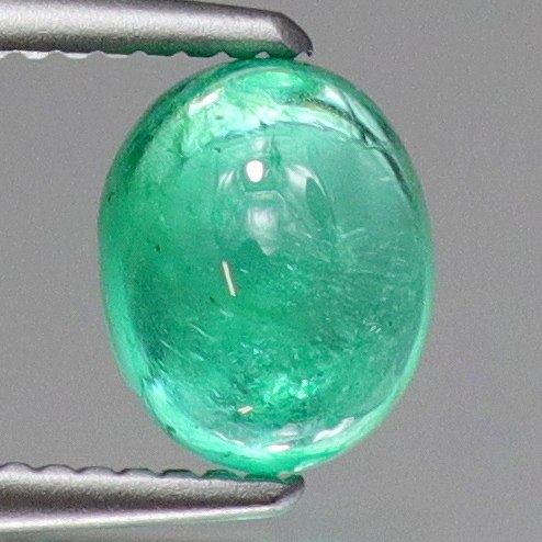 天然エメラルド 0.84ct 【艶々カボション】