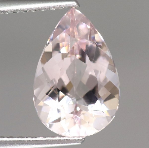 天然　モルガナイト 1.884 ct ペアシェイプカット 天然 モルガナイト 1.884 ct ペアシェイプカット