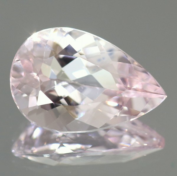 天然 モルガナイト 1.884 ct ペアシェイプカット 天然モルガナイト