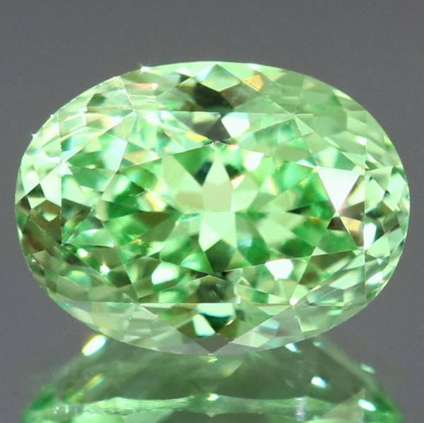 天然ミントガーネット 2.17ct 【Perfect Mint】 ジェムクラス UV蛍光