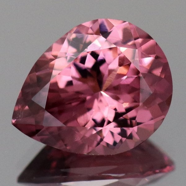 天然ロードライトガーネット 2.30ct 【ピンキッシュパープル】 マダガスカル