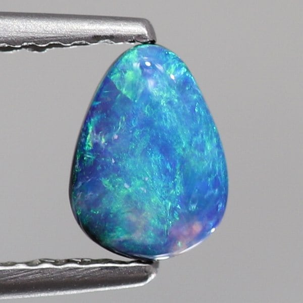 天然ブラックオパール 0.49ct 【グリーンブルー】