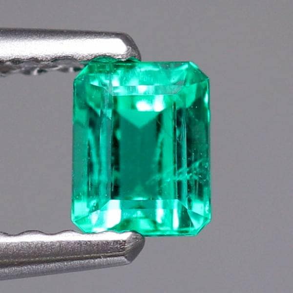 天然エメラルド 0.278ct 【美発色ノンオイル】 コロンビア 日独鑑別付