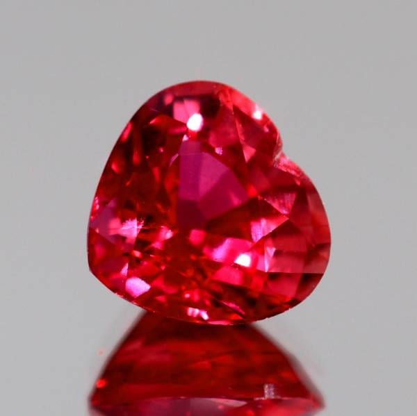 天然ルビー 0.50ct 【可愛らしいハート】 マダガスカル
