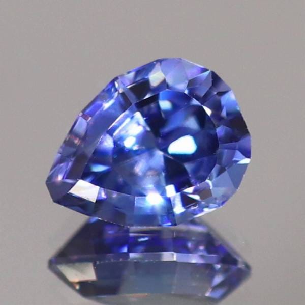 天然ベニトアイト 0.51ct 【魅惑的な輝きのブルー】 TOPクオリティ