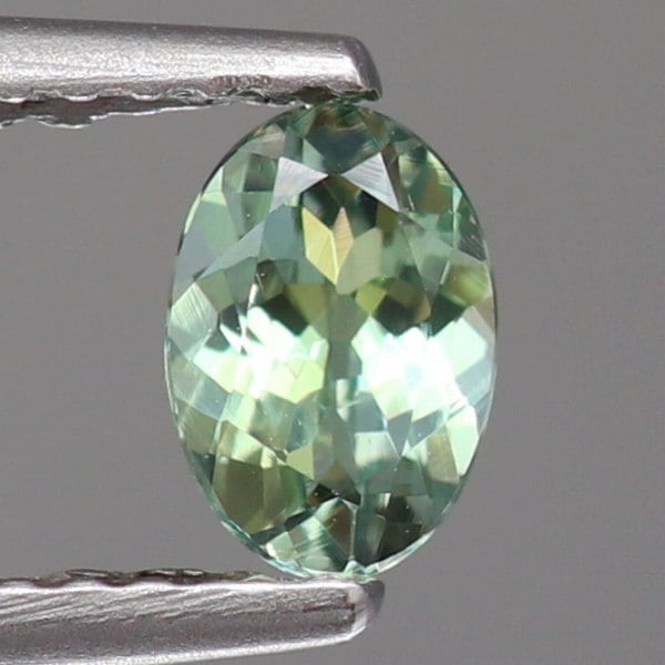 天然ゾイサイト 0.50ct 【タンザナイト】 ライトグリーン