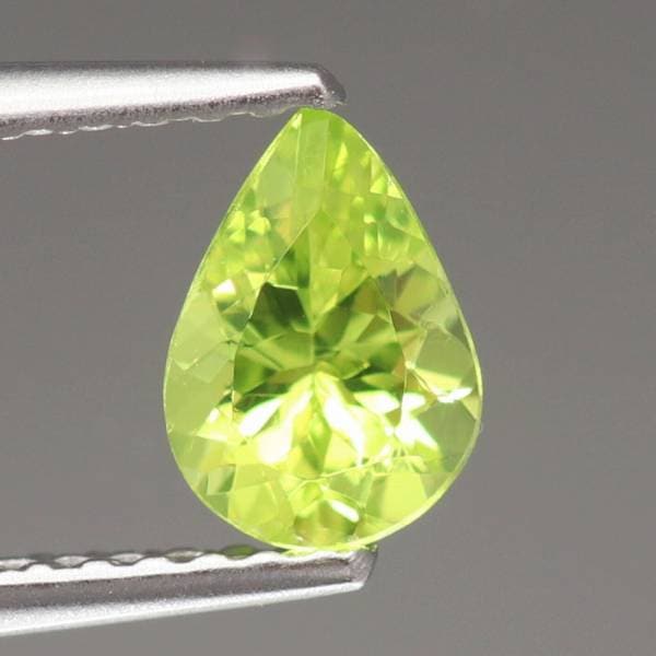天然クリソベリル 0.69ct 【鮮やかイエロー】 インド