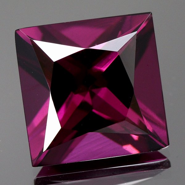 天然ロードライトガーネット 2.74ct 【濃厚パープル】 スクエアカット