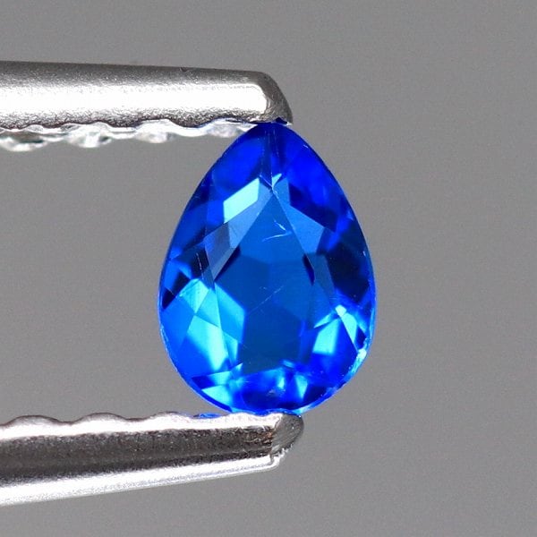 天然アウイナイト 0.08ct 【ビビッドブルー】 ドイツ