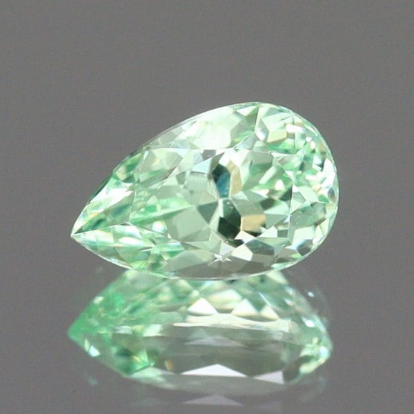 天然ミントガーネット 0.41ct 【メレラニ・UVタイプ】 タンザニア