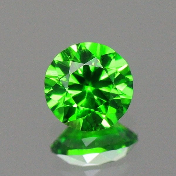 天然デマントイドガーネット 0.14ct 【ビビッドグリーン】 ロシア