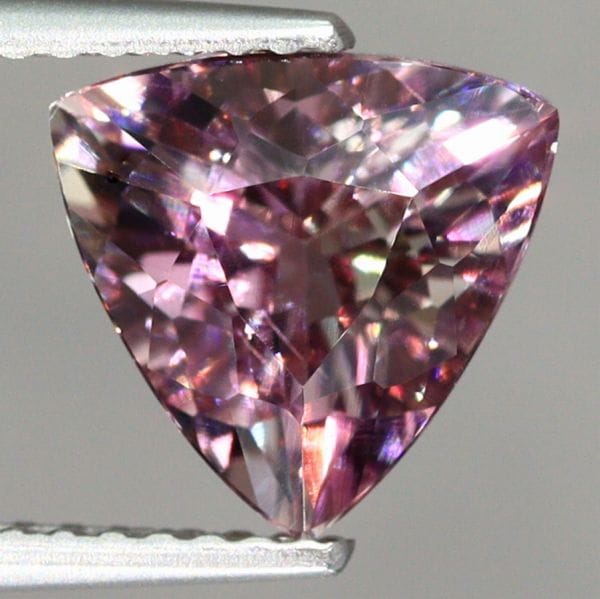 天然ダイアスポア 2.46ct 【パープリッシュピンク】 トリリアント