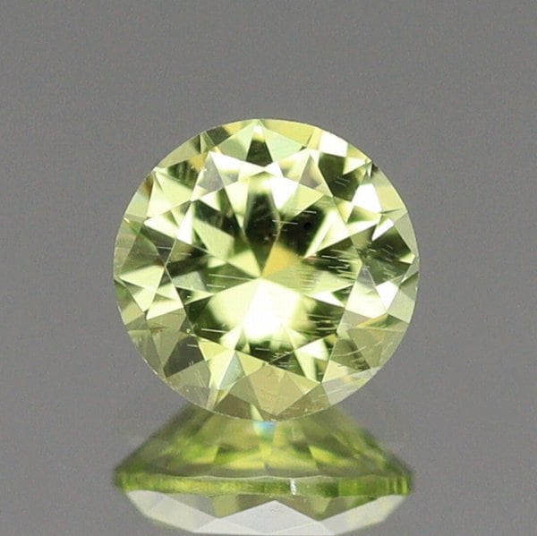 天然ペリドット 0.15ct 【隕石】 パラサイト
