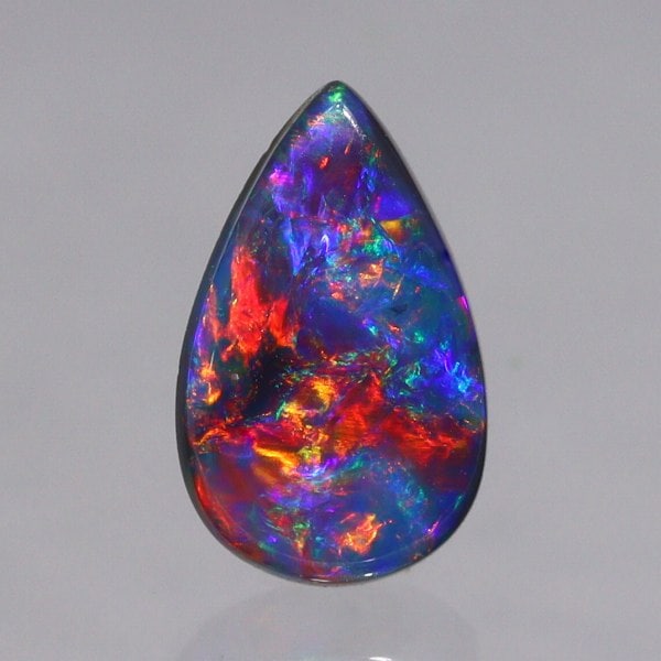 天然ブラックオパール 0.70ct　【レッドマルチ遊色】