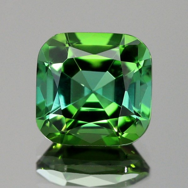 天然トルマリン 0.59ct 【クッションカット】 ブラジル・ゴルコンダ