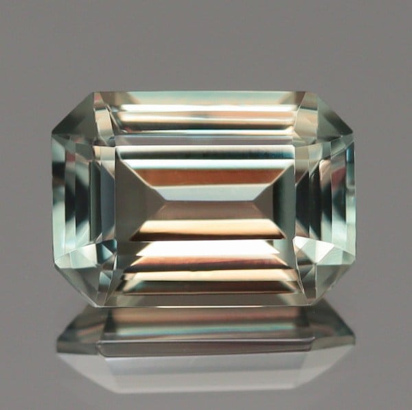 天然ダイアスポア 1.06ct 【カラーチェンジタイプ】 トルコ 日独ミニ鑑別付